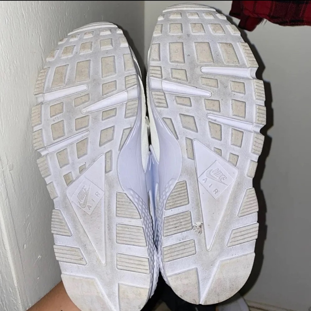 Nike Huraches - Picture 2 of 2
